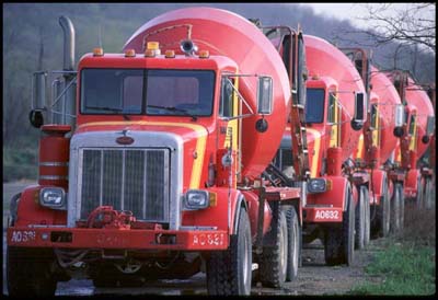 cement_trucks.jpg (29187 bytes)