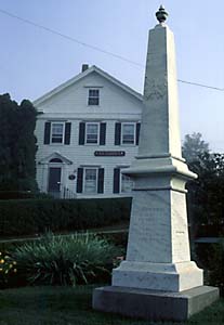 lens_close.JPG (14297 bytes)