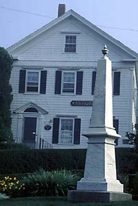 lens_far.jpg (16465 bytes)