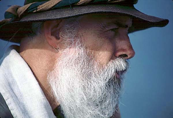 portrait.jpg (35427 bytes)